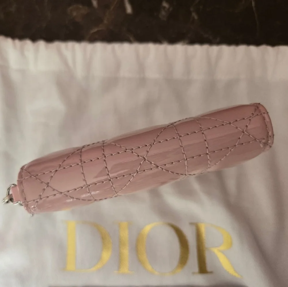 DIOR Card Holder.